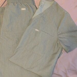 FIGS Large, Grey Scrub Set